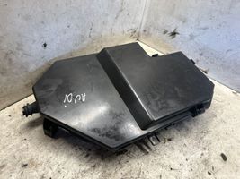 Audi A4 S4 B6 8E 8H Bluetooth ohjausyksikön pidike 8E0035613