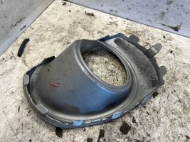 Subaru Outback Verkleidung Nebelscheinwerfer / Gitter vorne 