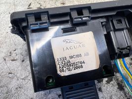 Jaguar XF USB-pistokeliitin 8X2319C166AB