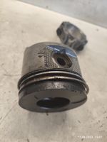 Nissan Navara D22 Piston avec bielle 