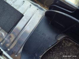 Mercedes-Benz E W211 Rivestimento serratura portellone posteriore/bagagliaio A2116900089