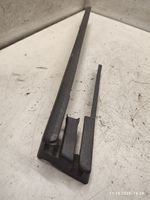 Volkswagen Touareg I Garniture rail de siège passager avant 7L0881464