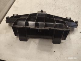 Volkswagen Touareg I Kita panelės detalė 7L6858435