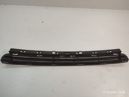 Citroen C5 Etupuskurin alempi jäähdytinsäleikkö 9682331677