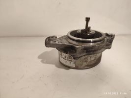 Volkswagen Touareg I Vacuum pump 