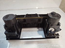 Nissan X-Trail T30 Rejilla de ventilación central del panel E5715161500