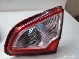 Nissan Qashqai+2 Lampy tylnej klapy bagażnika 