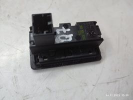 Audi Q7 4L Takaluukun avauskytkimen painike/kytkin 3D0959831C