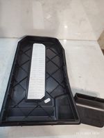 Audi Q7 4L Coperchio/tappo della scatola vassoio della batteria 7L0864643