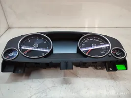 Volkswagen Touareg II Speedometer (instrument cluster) 7P6920883H