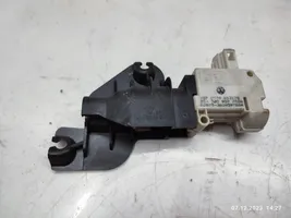 Volkswagen Touareg II Verrouillage du bouchon du réservoir de carburant 380958762A