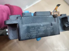 Peugeot 4007 Fuse module 8637A320