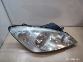 KIA Ceed Headlight/headlamp 921021H000