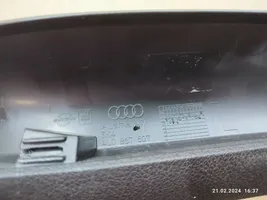 Audi Q7 4L Rivestimento laterale del portellone posteriore/bagagliaio 4L0867607