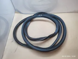 Volkswagen Touareg I Trunk rubber seal (body) 