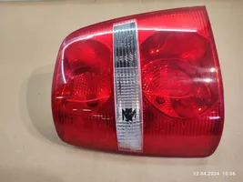 Volkswagen Touran I Lampa tylna 1T0945257D