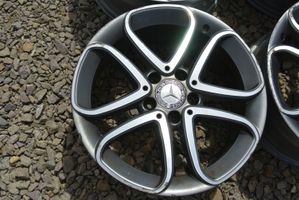 Mercedes-Benz A W176 R17-alumiinivanne A2464010302