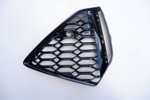 Audi RS6 C8 Grille inférieure de pare-chocs avant 4K8807681D