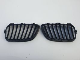 BMW 2 F22 F23 Maskownica / Grill / Atrapa górna chłodnicy 7295521