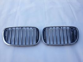 BMW 7 G11 G12 Maskownica / Grill / Atrapa górna chłodnicy 7357012