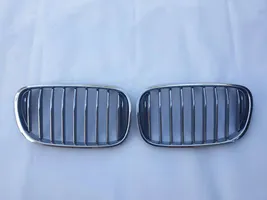 BMW 7 G11 G12 Maskownica / Grill / Atrapa górna chłodnicy 7357011