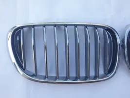 BMW 7 G11 G12 Grille calandre supérieure de pare-chocs avant 7357011