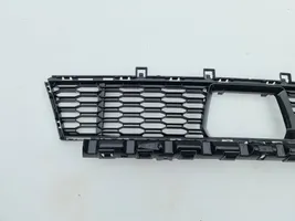 BMW 1 F40 Front bumper upper radiator grill 8070941