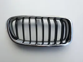 BMW 3 F30 F35 F31 Maskownica / Grill / Atrapa górna chłodnicy 7263482