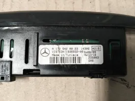 Mercedes-Benz A W176 Parkavimo (PDC) daviklių ekranas/ displėjus A1725420023