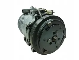 Renault Clio I Klimakompressor Pumpe 7700875357