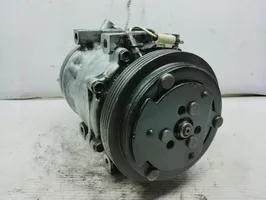 Renault Clio I Klimakompressor Pumpe 7700875357