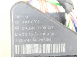 Mercedes-Benz E W210 Juego de cerradura y set ECU del motor 2105450008