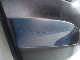 Hyundai i10 Etuoven verhoilu 82310-B9010