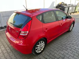 Hyundai i30 Takakulmapaneeli HYUNDAI