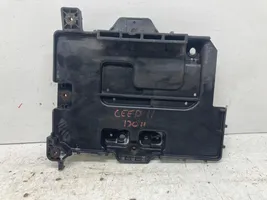 Hyundai i30 Vassoio scatola della batteria 37150-A5000