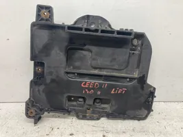 Hyundai i30 Vassoio scatola della batteria 37150-A5000