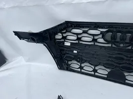 Audi RS3 8Y Grille calandre supérieure de pare-chocs avant 8Y0807725