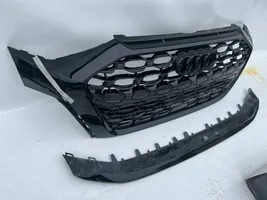 Audi RS3 8Y Grille calandre supérieure de pare-chocs avant 8Y0807725