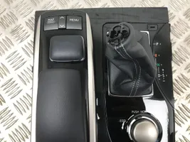 Lexus GS 250 350 300H 450H Ātrumu pārslēgšanas sviras dekoratīvā apdare (plastmasas) 5880430E70