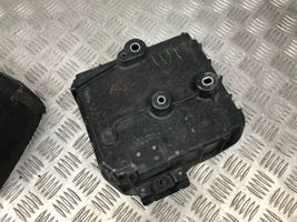 Toyota Prius (XW50) Boîte de batterie 7440447030