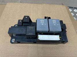 Toyota Auris E180 Relay mounting block G92Z133011