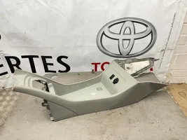 Toyota Prius (XW30) Другая деталь салона 5881047010