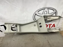 Toyota Prius (XW30) Altra parte interiore 5881047010