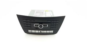 Mercedes-Benz C W204 Panel / Radioodtwarzacz CD/DVD/GPS A2049007111