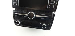 Bentley Continental Unidad delantera de radio/CD/DVD/GPS 3W0035007M