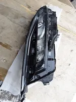 Nissan Qashqai J12 Lampa przednia 260106UN0C