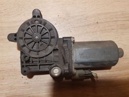 Volvo V70 Moteur de lève-vitre de porte avant 0130821743