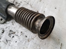 Opel Vectra B Tuyau de raccordement solide EGR 90570358