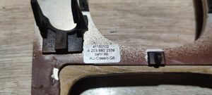 Mercedes-Benz C AMG W203 Ātrumu pārslēgšanas sviras dekoratīvā apdare (plastmasas) A2036802339