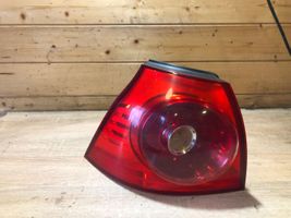 Volkswagen Golf V Lampa tylna 945111